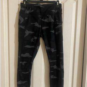 Size small black/gray athleta leggings